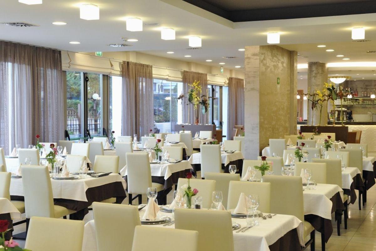 Hotel Lido Bibione Beach Buitenkant foto